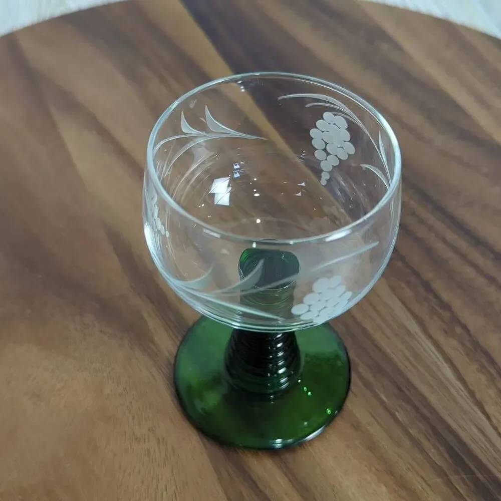 German Roemer Bockling Wine Glass Etched Grapes Design Beehive Green Stem